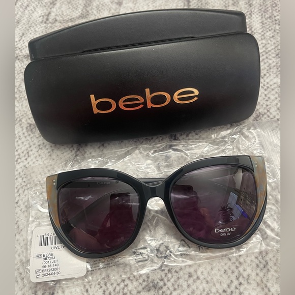 Bebe Black and Tan Women\'s Sunglasses BB7253 001 main image 4